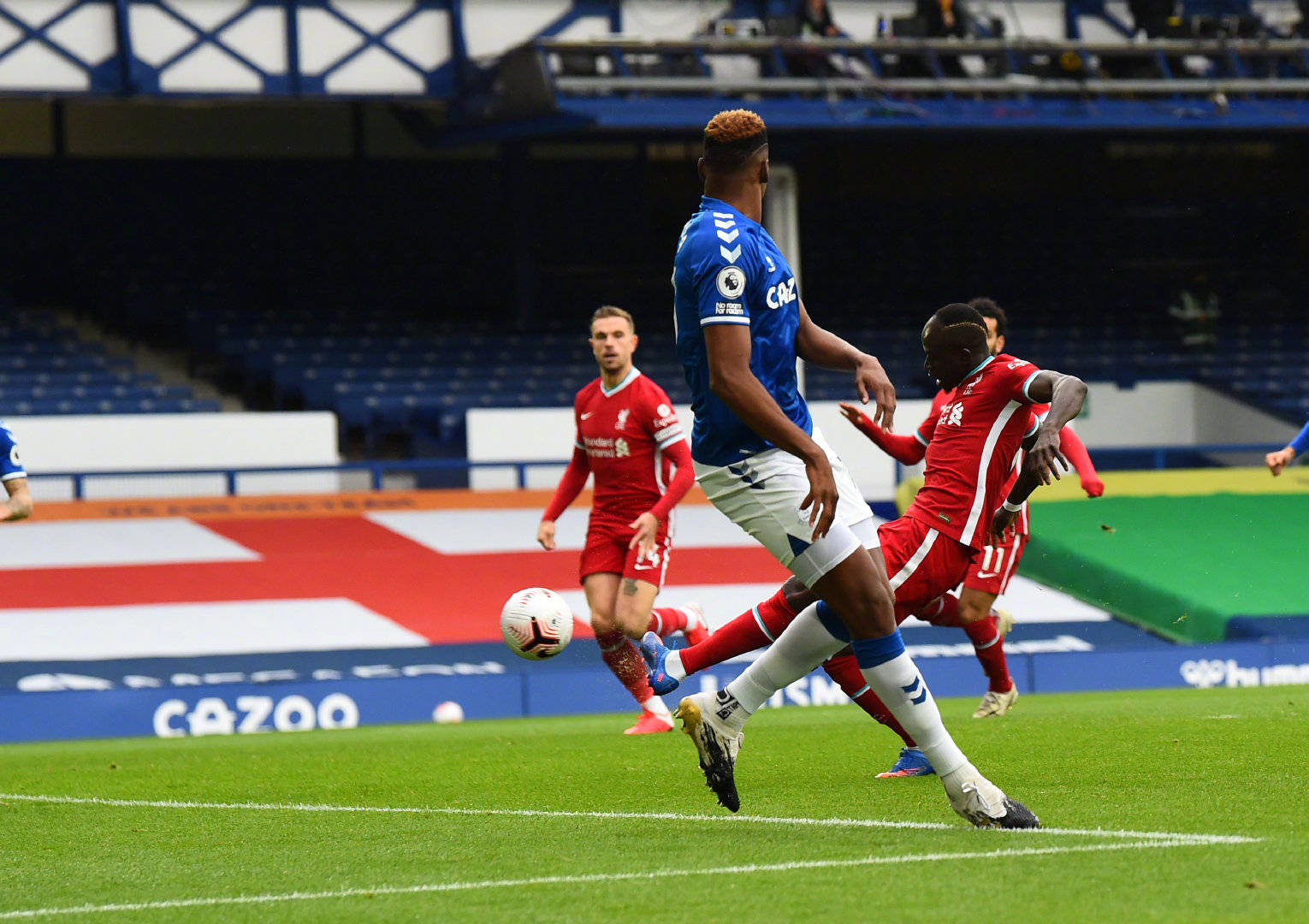 外界的瞩目 外界的瞩目