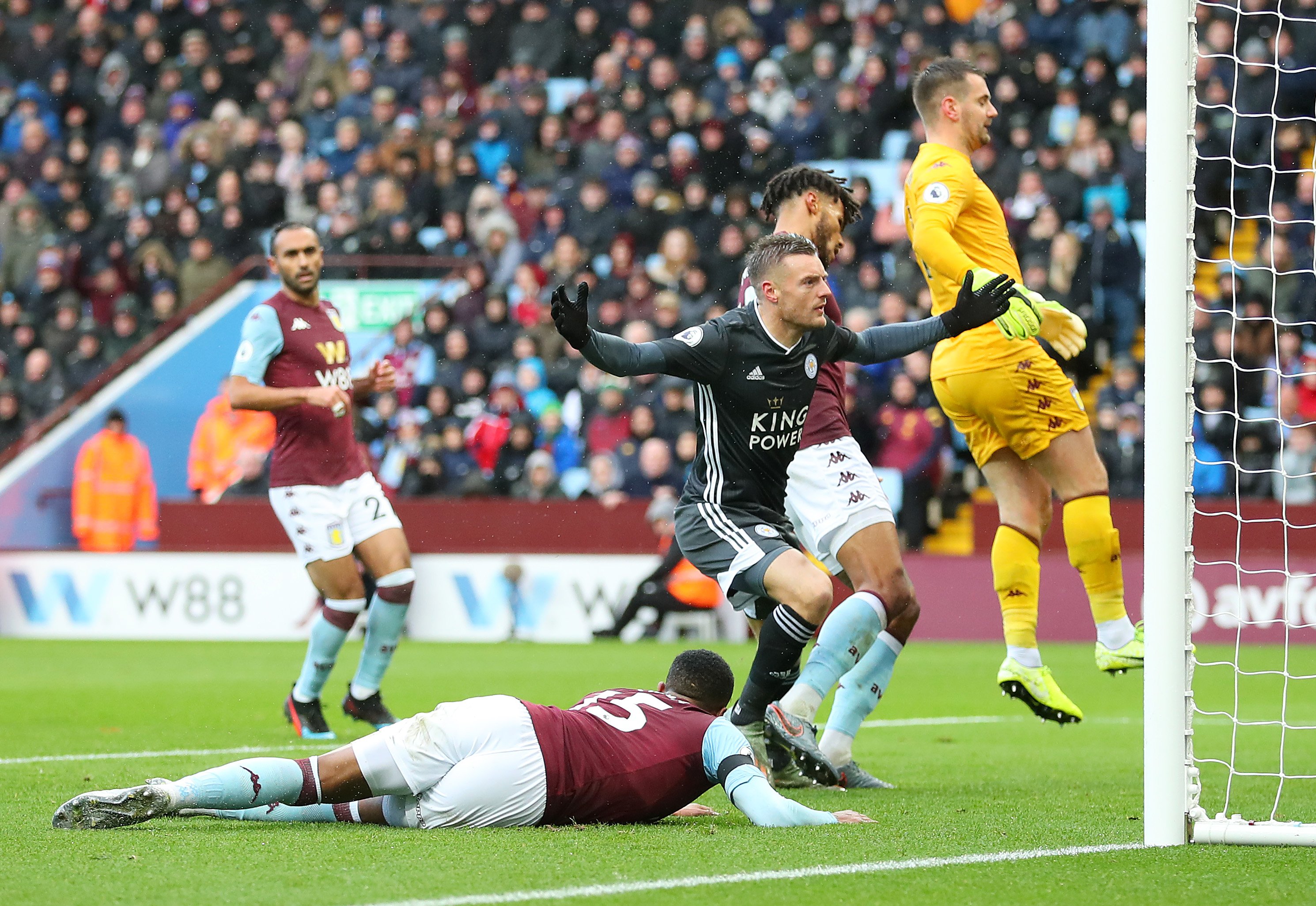 聚焦于两场 聚焦于两场